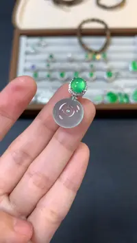 【闪购商品】翡翠吊坠(不含链)18K金镶嵌35000