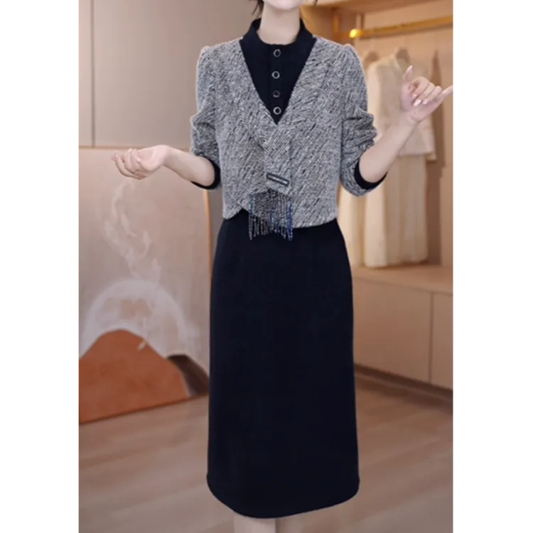 2025秋冬新款小香风围巾款连衣裙洋气时尚修身显瘦减龄假两件裙子