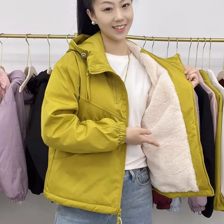 【加绒加厚】冬款简约通勤连帽长袖短外套防风软壳冲锋衣女