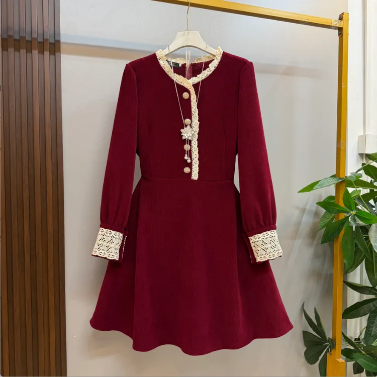 早秋新款时尚洋气纯色气质小香风高级感微胖显瘦连衣裙