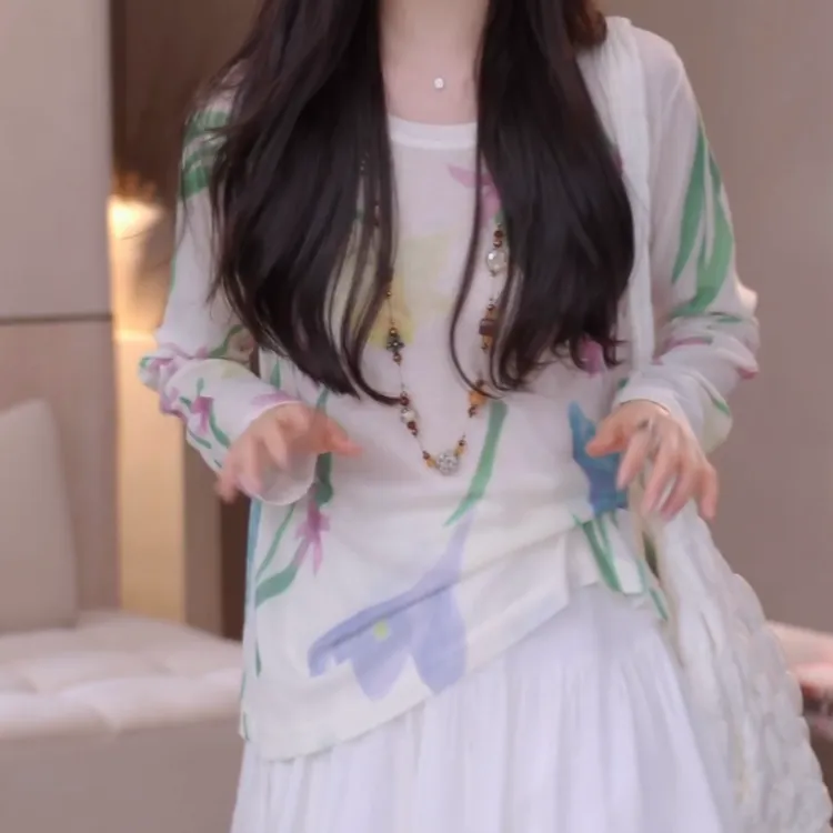 设计款时尚百搭花朵印花长袖防晒罩衫女夏季新款圆领宽松显瘦上衣