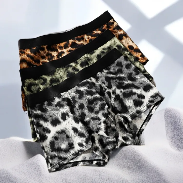 新品男士冰丝短裤舒适透气时尚潮流个性中腰青少年成人平角短裤衩