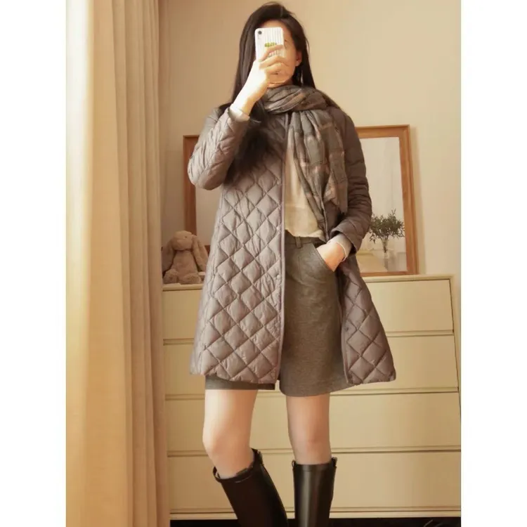 秋冬新款百搭高级感V领中长款轻薄羽绒服