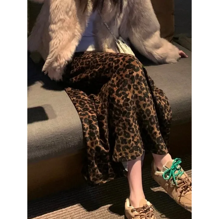 美式复古高级棕色豹纹半身裙女2025早秋新款丝绒鱼尾中长款半身裙