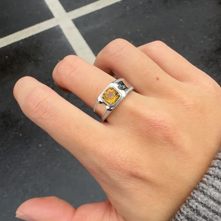天然黄水晶[微镶双排]暴力黄S925银镶钻男士戒指精致时尚