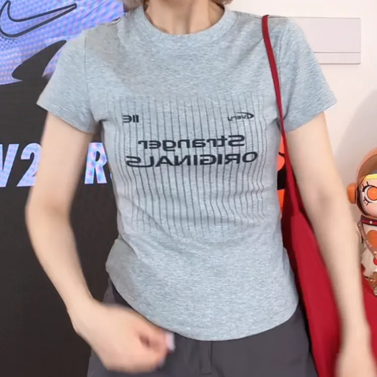  基础球服系列字母正肩短袖修身高弹t恤女2025年夏季新款薄款上衣