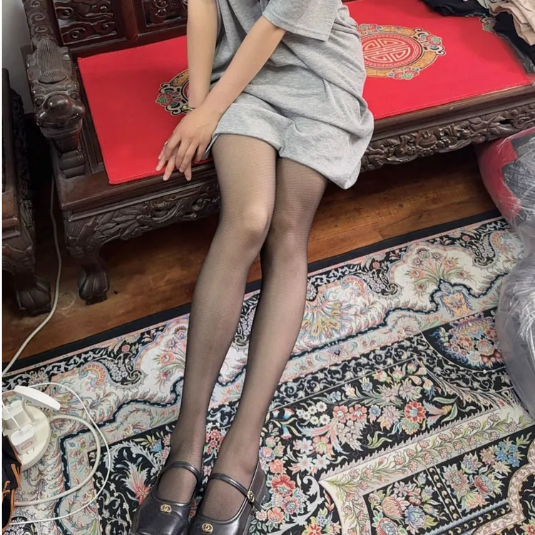 A404黑印花打底裤袜三件装微瑕