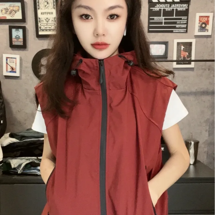 2025新款欧货时尚纯色连帽马甲女百搭拉链开衫抽绳马夹外套带口袋