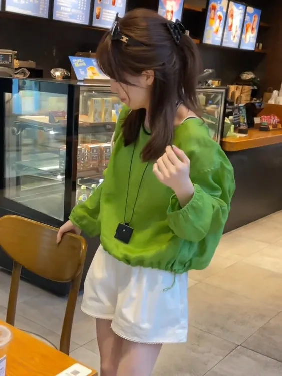 法式小资上衣秋时尚时髦洋气多巴胺巨好看超火减龄高级感绿色衬衫