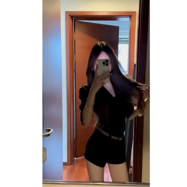 纯欲姐感收腰百搭衬衫女小V领质感长袖上衣高级感显瘦短裤两件套
