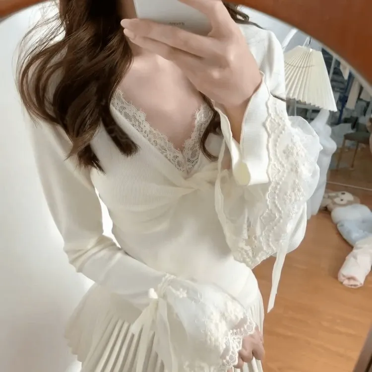 夏装女款爆款2025新款韩系纯欲bm风蕾丝拼接喇叭袖t恤女长袖辉