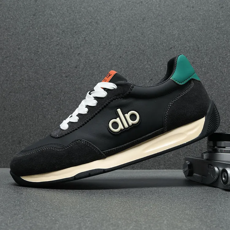 真皮男鞋2025秋冬季平底防滑板鞋软牛皮时尚休闲皮鞋潮牌阿甘鞋男