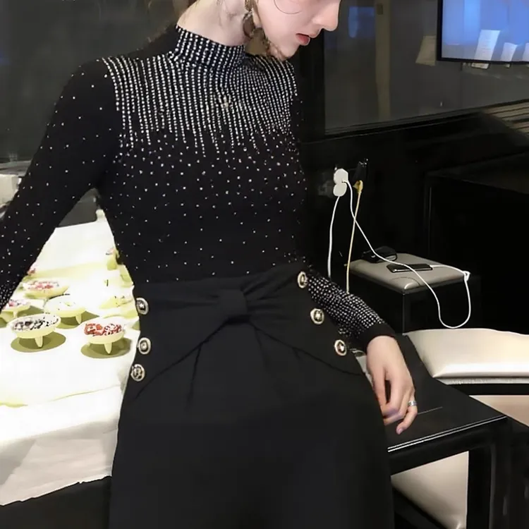 2025年秋冬新款重工烫钻半高领打底衫修身时尚内搭上衣小众女长袖