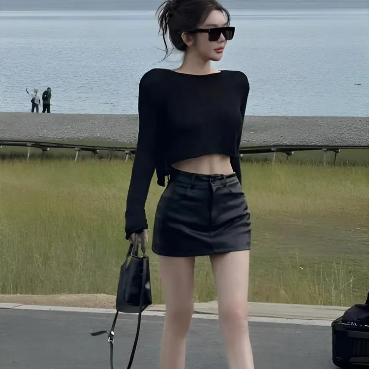 法式INS风简约通勤时尚套装修身显瘦镂空针织长袖上衣+短款包臀裙