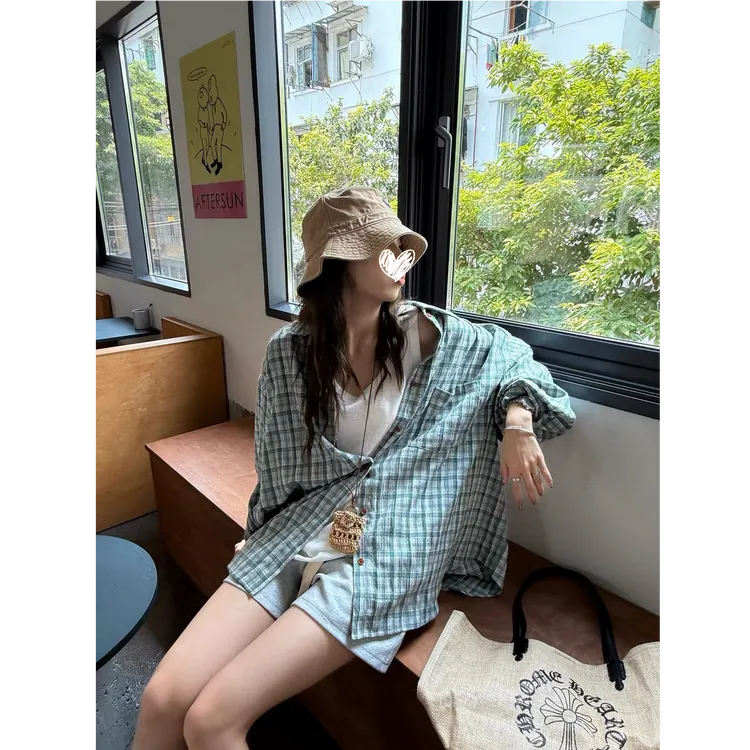 夏季百搭薄款绿色格子衬衫+复古港风宽松内搭背心+休闲短裤三件套