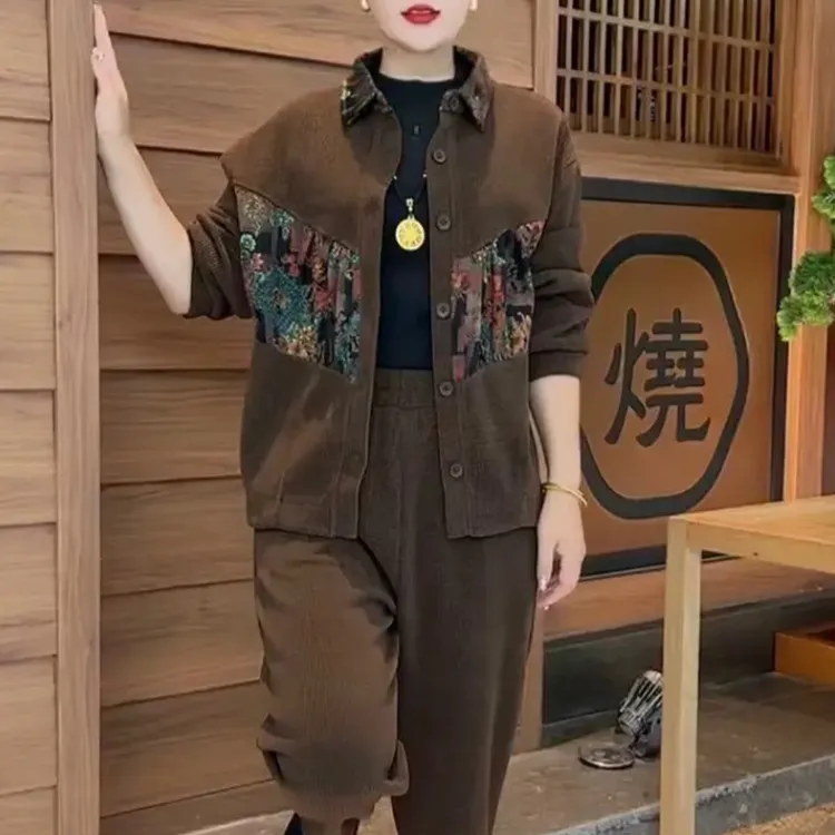 中老年妈妈春秋款开衫套装2025新款复古风印花拼接女装大码两件套