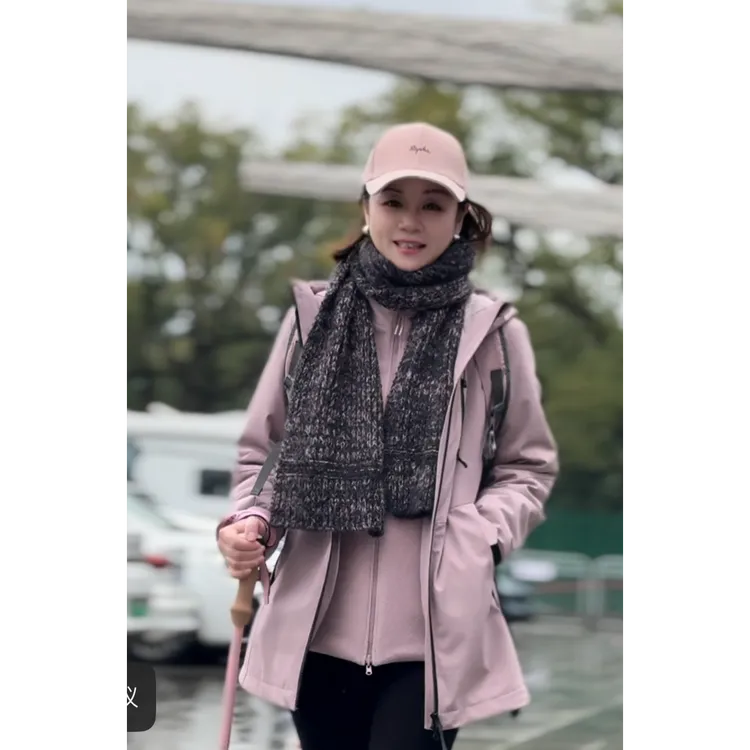 华人杰2025新款保暖外套时尚宽松连帽保防风防静电防水外套冲锋衣