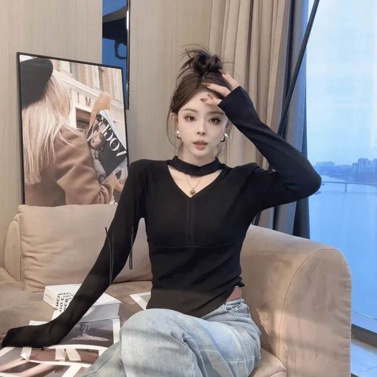 【晓溪服饰】春季新款挂脖V领长袖百搭显瘦时尚设计感黑色打底T恤女