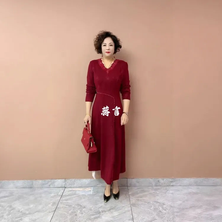 68415碧阳连衣裙太太妈妈洋气绣花字长裙礼服气质女装25阔A新款