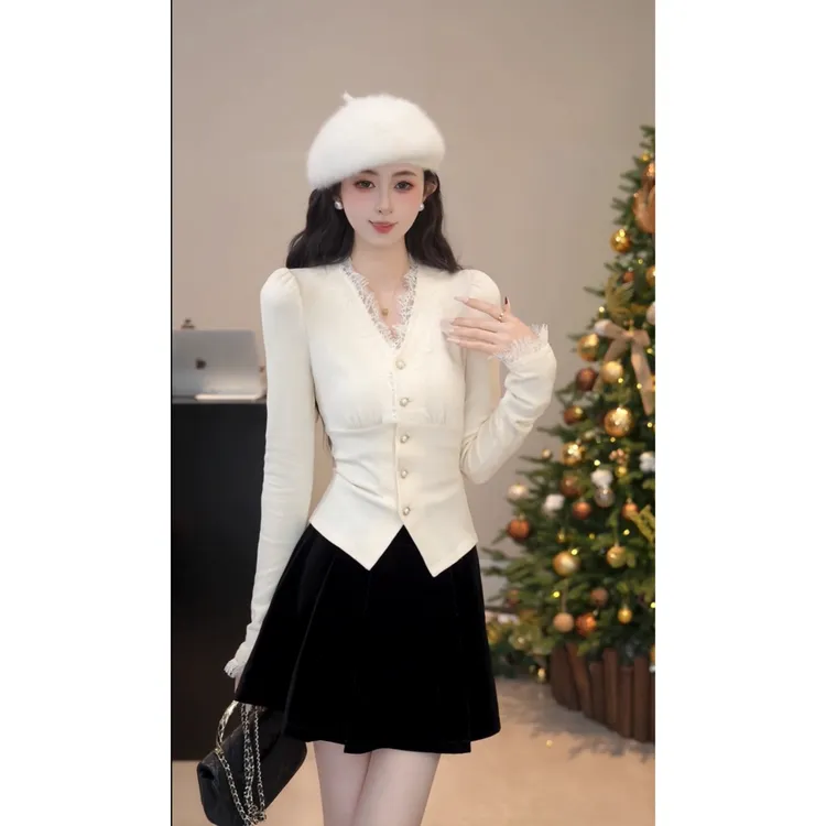 YUANLIANSU/圆脸酥【奇趣匠心】法式轻熟风修身蕾丝拼接V领针织衫