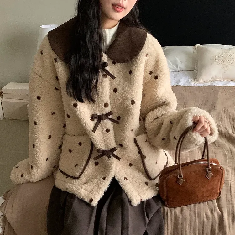 毛绒波点上衣女秋冬仿羊羔绒设计感拼接翻领加厚夹棉短款外套女