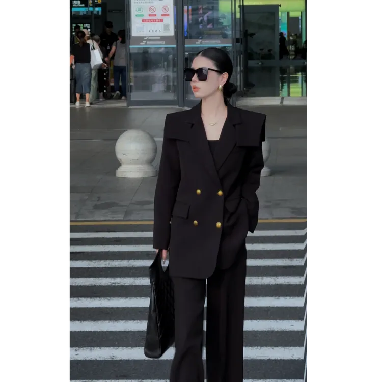 气质西装套装女2025年秋季新款时尚高级感双排扣百搭西服两件套