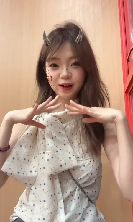 彩色波点蝴蝶结系带辣妹纯欲风复古高级感百搭无袖挂脖背心上衣