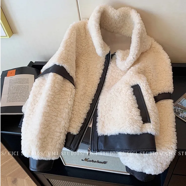 2025秋冬季新款爆款通勤风设计感拼皮翻领女时尚气质保暖外套上衣