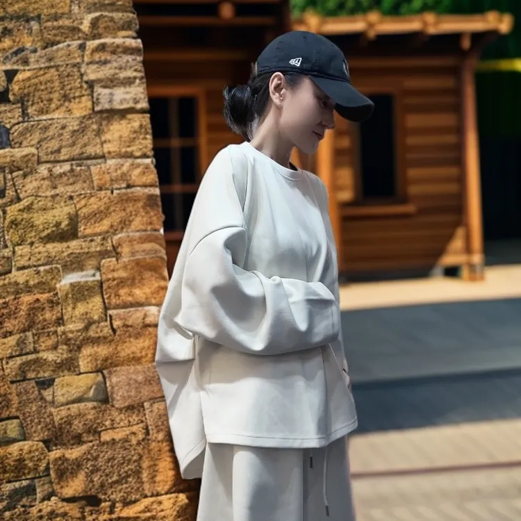 【善喜微】秋冬设计师休闲白色ins百搭韩版春秋打底薄款卫衣上衣