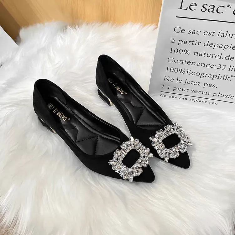 浅口女鞋软底水钻方扣大码平底鞋尖头单鞋低跟玛丽珍豆豆鞋平底80