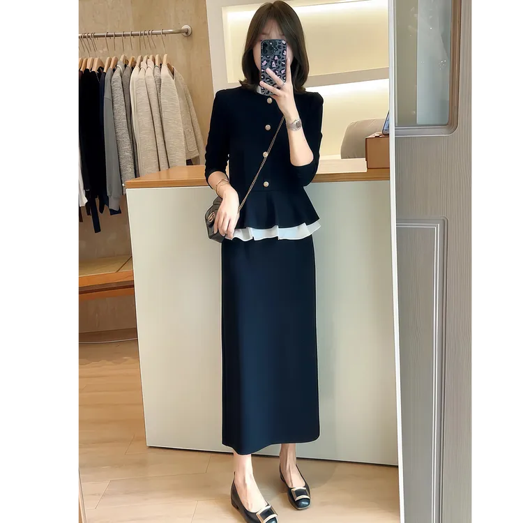 2025秋季流行穿搭时尚高级感荷叶边长袖连衣裙黑色显瘦假两件裙子