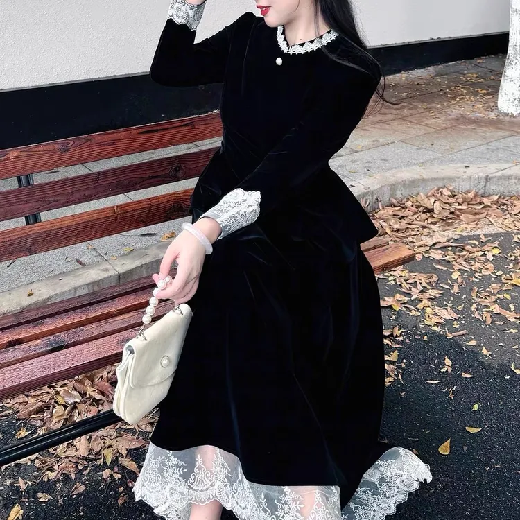大码赫本风蕾丝拼接气质上衣胖mm法式丝绒高级感连衣裙