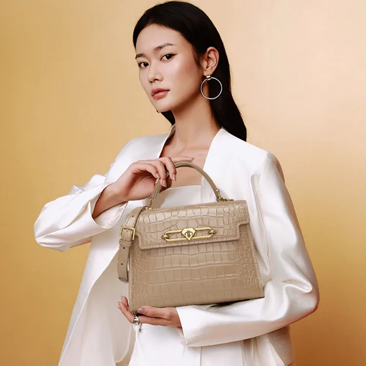 【秋冬好礼】金利来鳄鱼纹头层牛皮鎏金复古锁扣大容量手提百搭女包