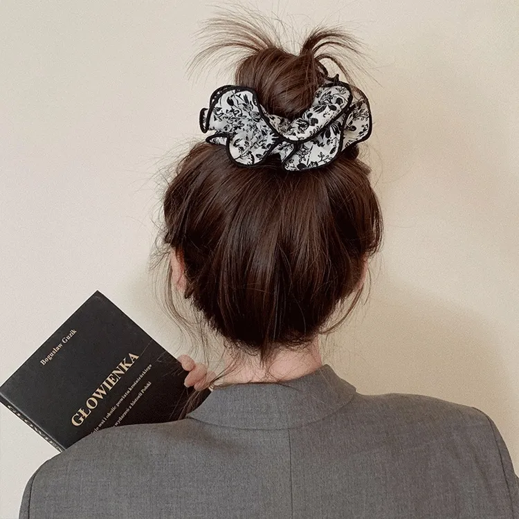 日常简约法式优雅少女碎花木耳边百搭合金发圈布艺双层