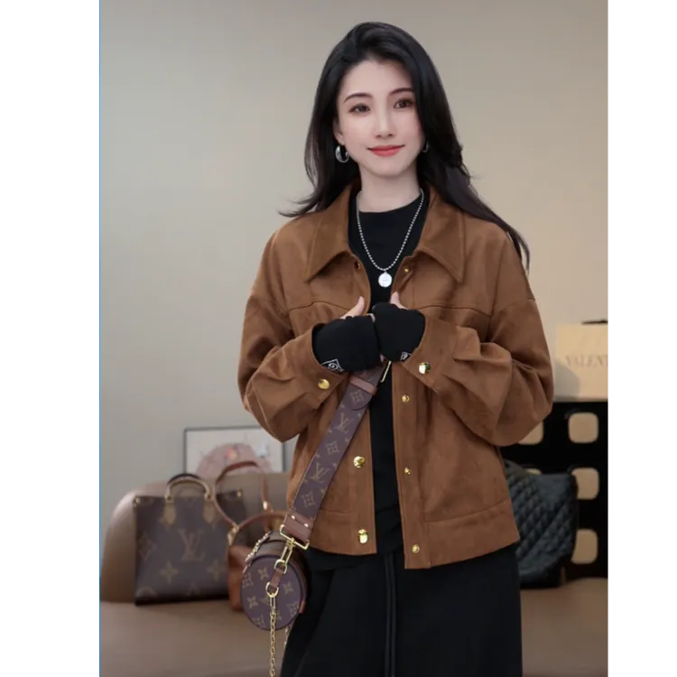 小乖逃琥珀流光复古老钱风金扣棕色外套金色咖色外套F99039
