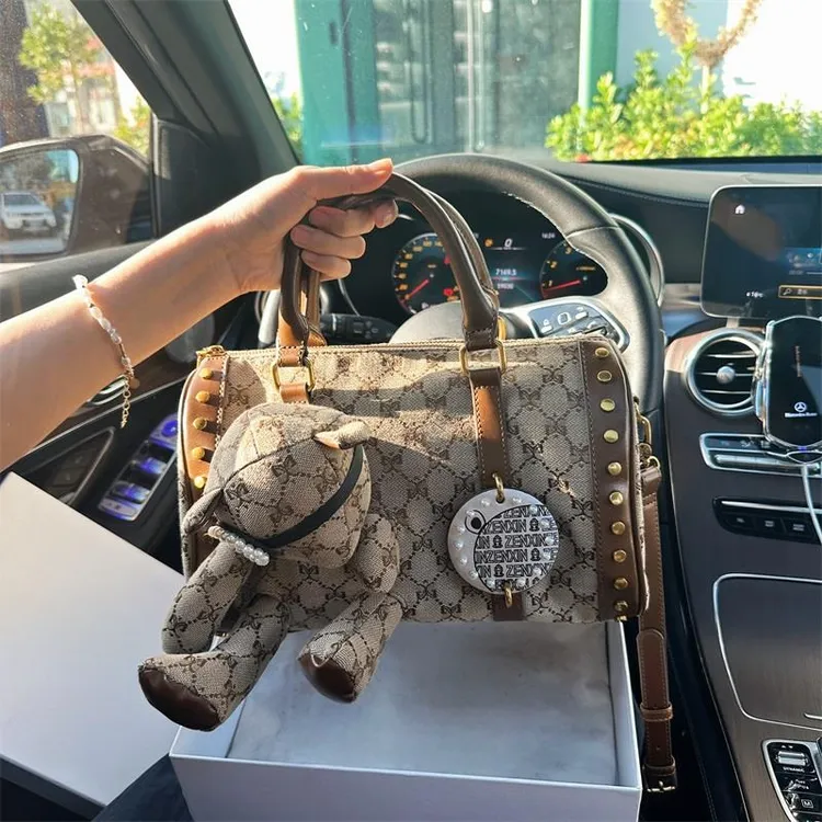 旅行包包时尚香港品牌轻奢复古波士顿包包女2025新款潮网红大容量旅行包包时尚