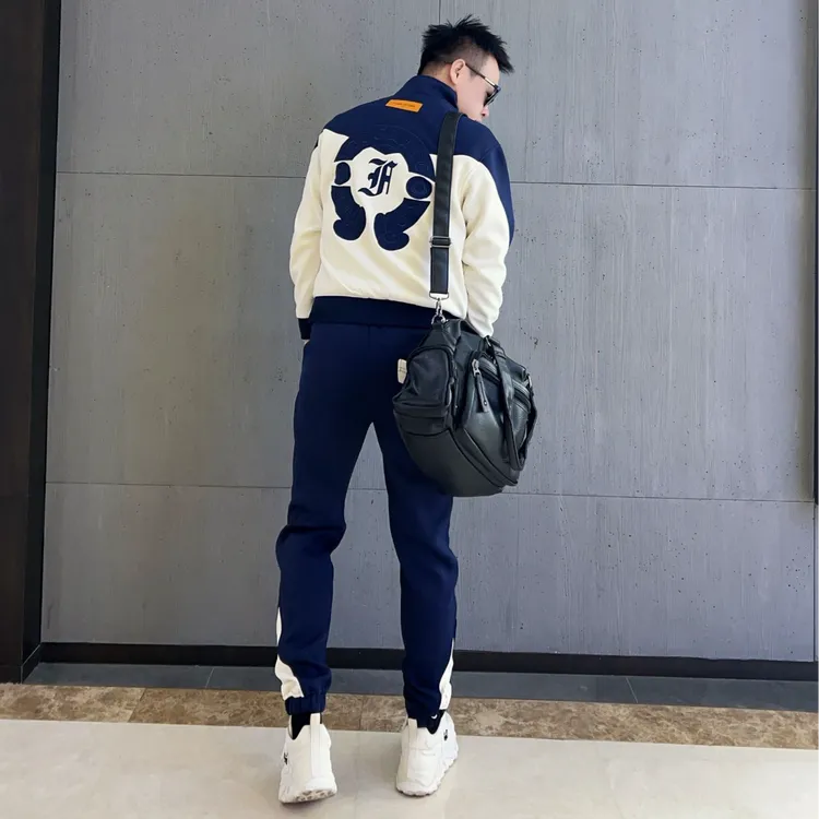 2025男士休闲运动套装秋季新款个性拼接撞色立领外套卫裤搭配一套