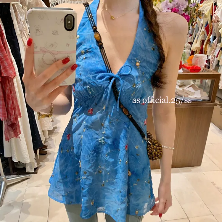 性感纯欲质收腰显瘦甜美刺绣设计感挂脖领无袖背心2025女夏季新款