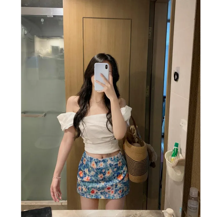 法式纯欲风辣妹一字肩上衣女夏季新款设计感修身显瘦半身裙套装潮