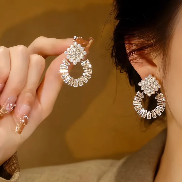 铜合金耳饰 轻奢菱形闪锆仿珍珠通勤耳饰时尚显白小众设计感耳钉i