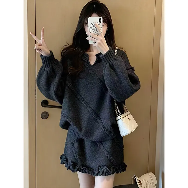 超好看深冬装一整套慵懒风独特针织衫V领设计感花边短裙毛衣套装