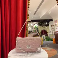 95新 MIU MIU/缪缪 褶皱宝石链条包大号粉色银扣单肩包/91869697