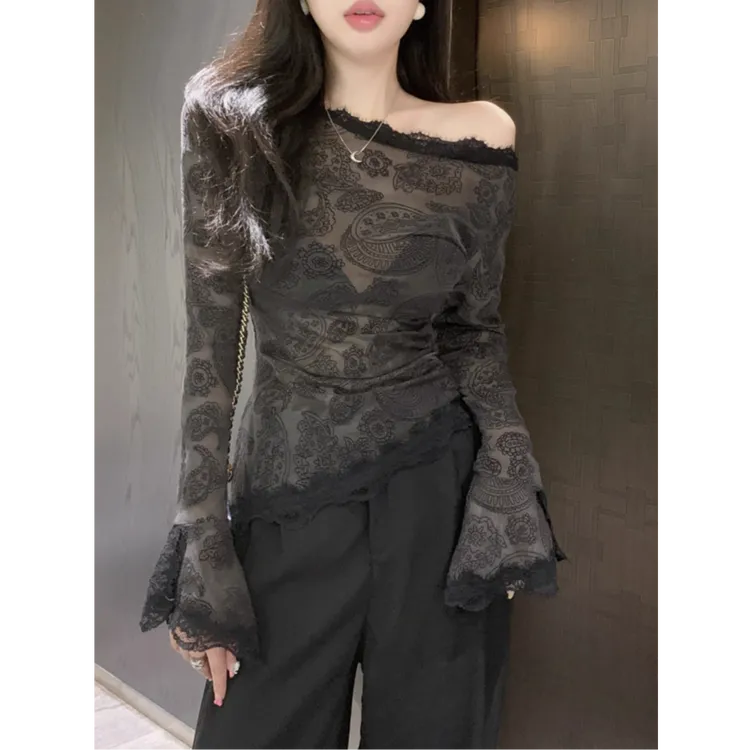 新款时尚百搭拼接花边蕾丝衫女秋冬辣妹气质修身显瘦喇叭袖打底衫