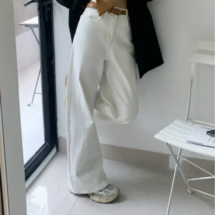 白色高腰阔腿牛仔裤腰包爆款直筒窄版女裤九分2025新款春装户外
