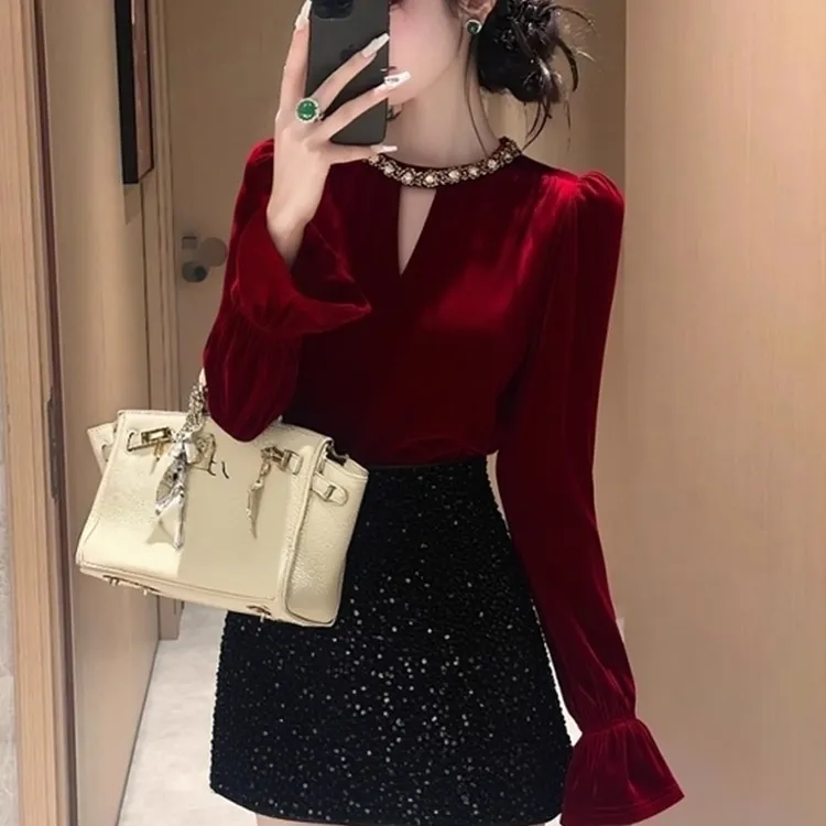 法式轻奢镂空红色丝绒打底衬衫女秋冬独特超好看漂亮修身长袖上衣