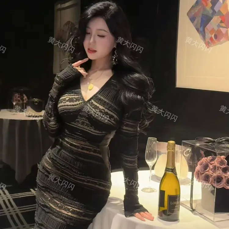 【HDSS】(性感小富婆)随拍冬季爆款纯显瘦针织蕾丝连衣裙ZZQ6705