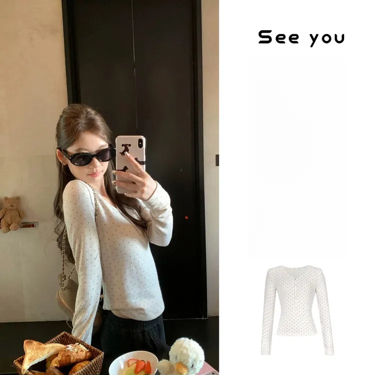 云朵绒感~正肩V领复古纽扣显瘦秋冬打底内搭T恤L2288