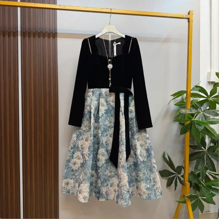 新款大码女装欧货气质方领蝴蝶结设计赫本风拼接显瘦连衣裙