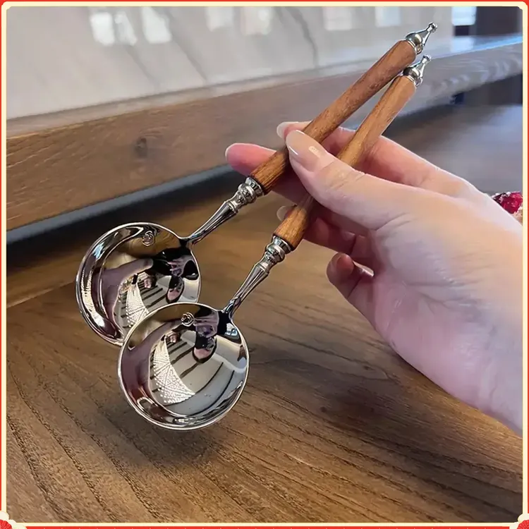 创意勺子餐具搅拌勺长柄吃饭勺子可爱复古干饭勺子高端仿梨花木把