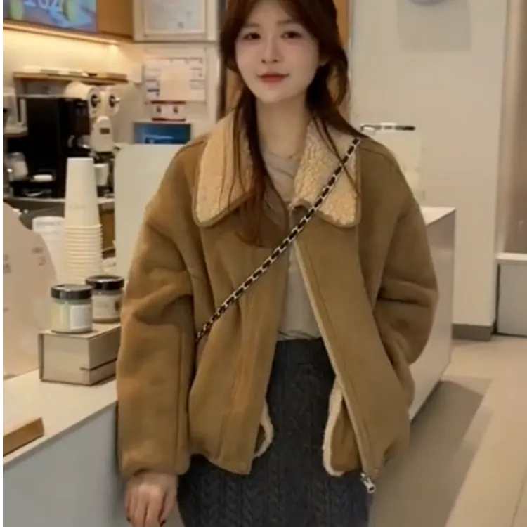 翻领皮毛一体短款外套2025秋冬新款加厚羊羔毛百搭小个子夹克潮